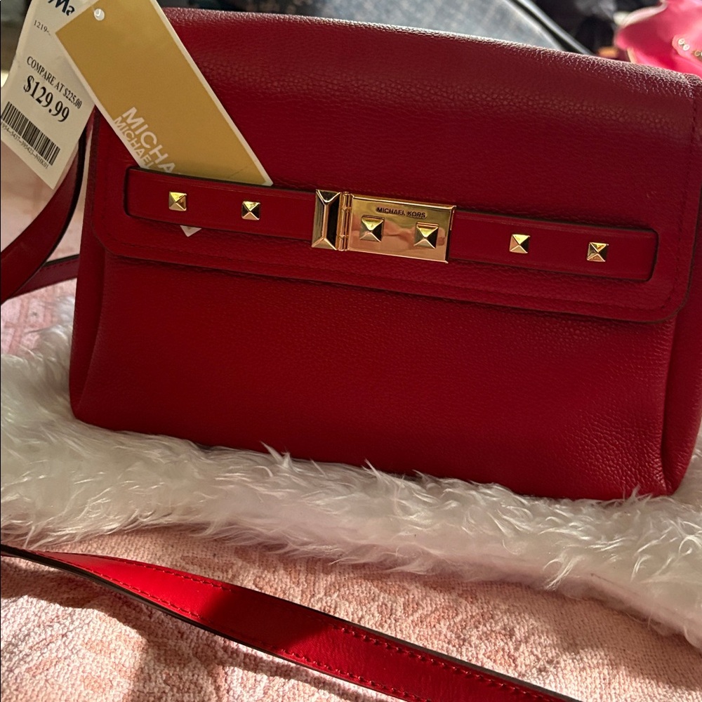 Súper oferta yes today Michael Kors Cherry Red Crossbody Bag with Gold Accents